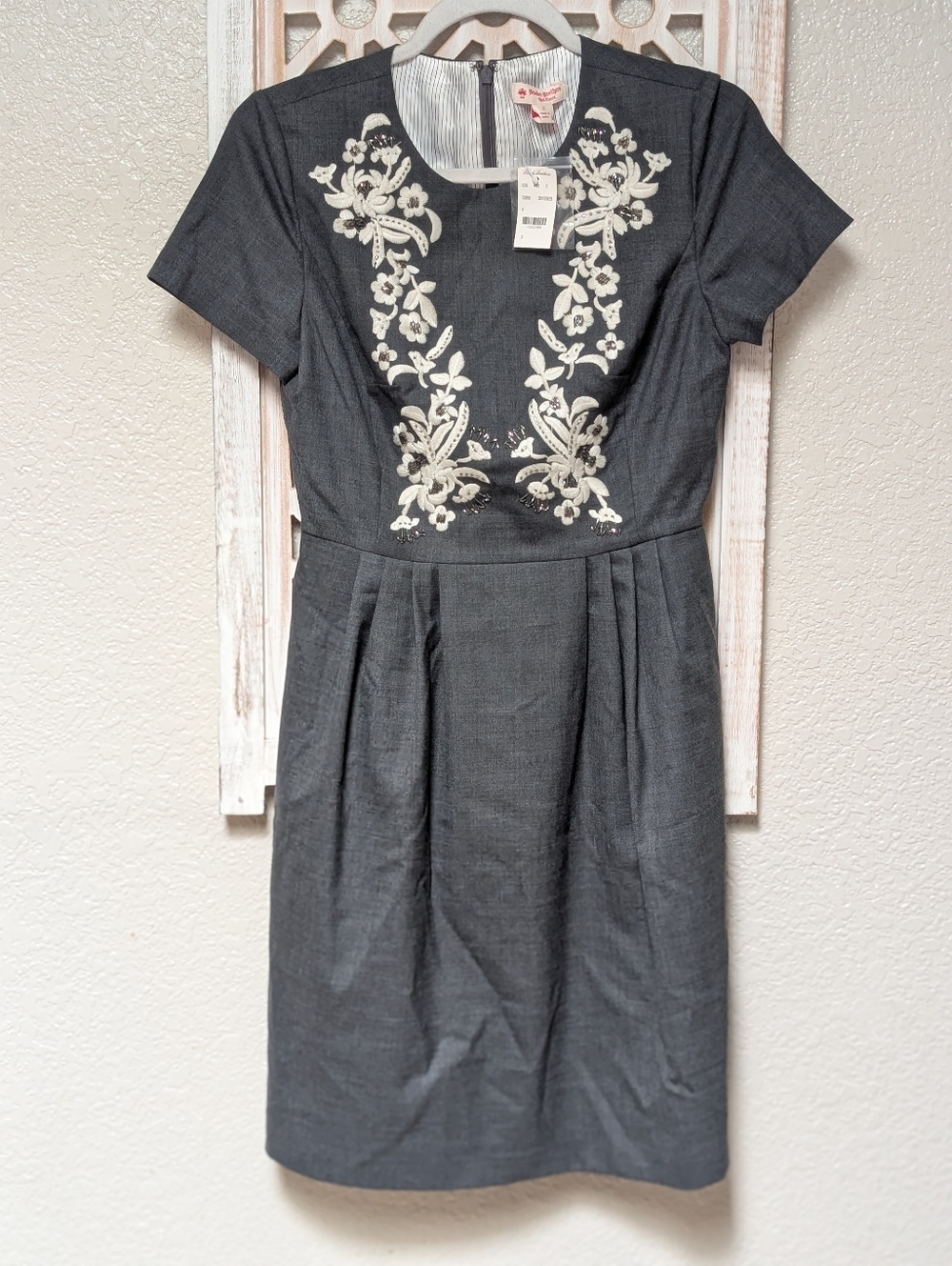 NWT Brooks Brothers Red Fleece dress size 2 wool blend grey floral embroidery